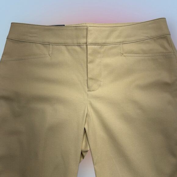 CHAPS Women’s 4 Khaki SLIMMING FIT CAPRI Pant - Picture 1 of 3